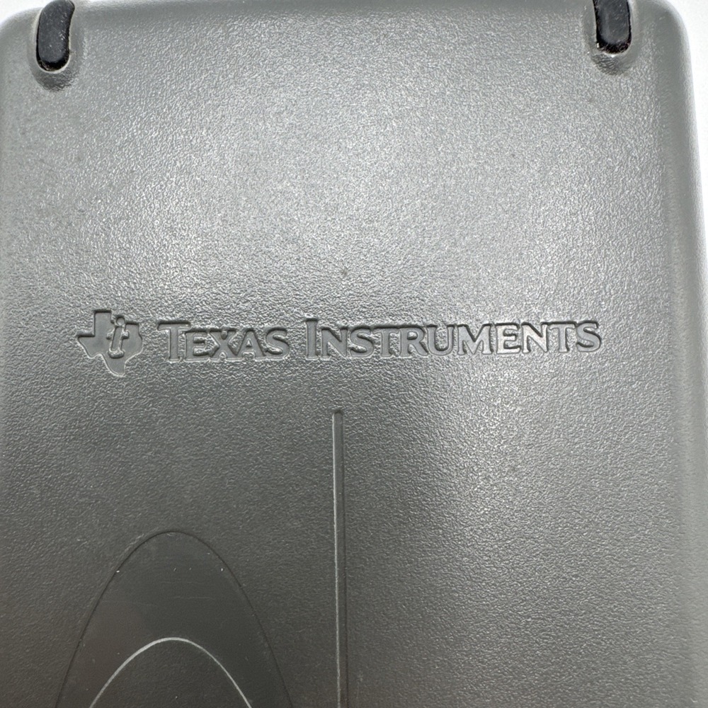 Texas Instruments TI-82 Graphing Calculator Works - Picture 5 of 9